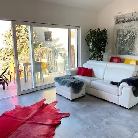 Casa Collina * لوكارنو